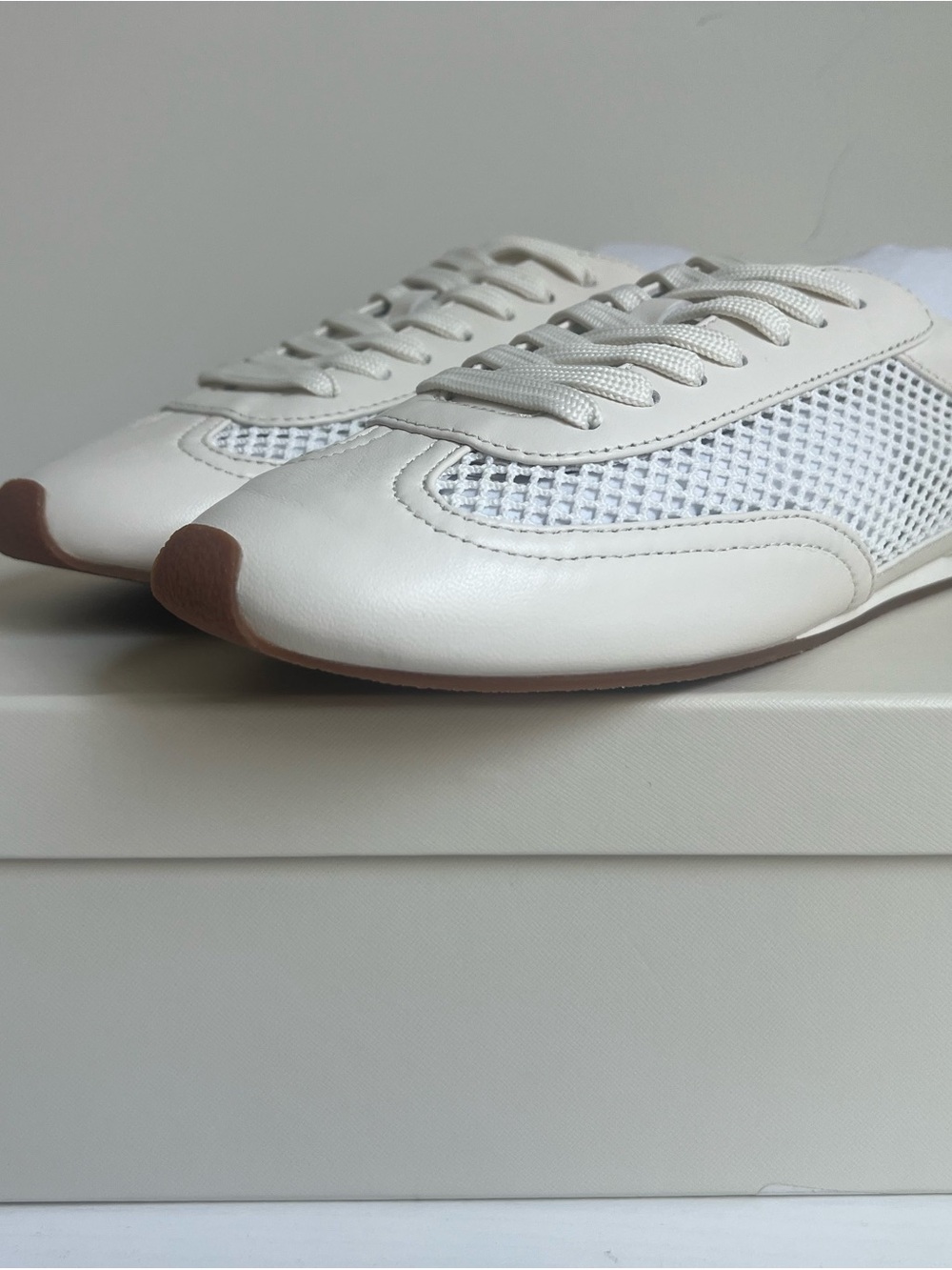 L'AGENCE Jarah Leather & Mesh Low-Top Sneakers | Almond Toe | Lace-Up | 8.5